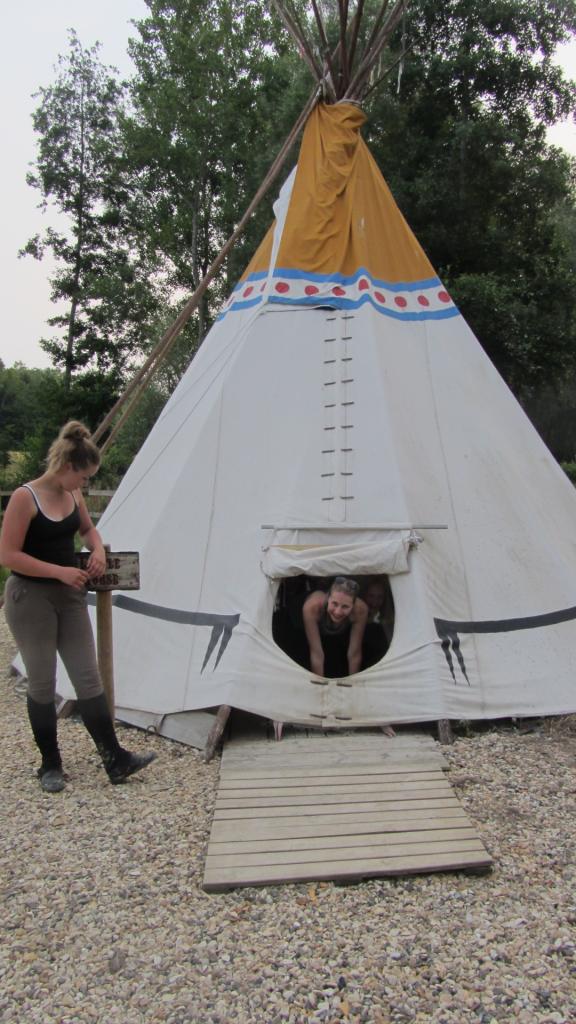 Visite de la réserve et instalation dans les tipis pour les cavaliers